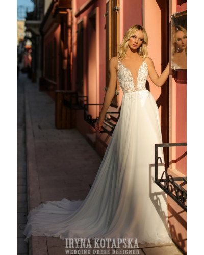 KOTAPSKA - Robe de mariée, fluidie, avec broderie et strass sur le buste