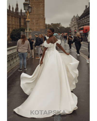 KOTAPSKA - Robe de mariée avec bretelles retombantes en fleurs 3D