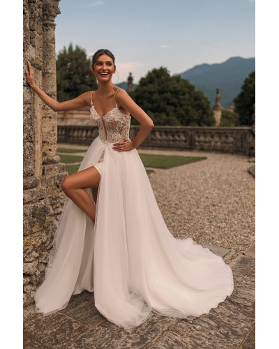 KOTAPSKA - Robe de mariée courte ornée de broderie avec surjupe