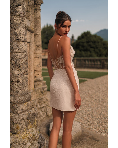KOTAPSKA - Robe de mariée courte ornée de broderie avec surjupe