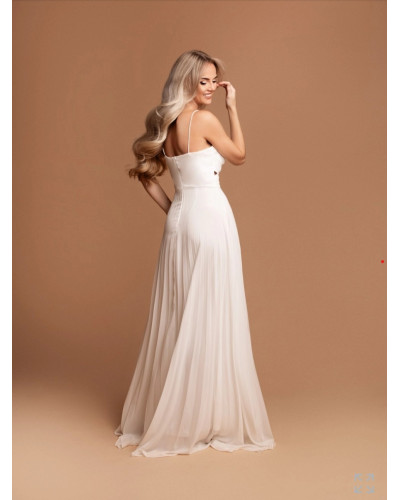 Robe de mariée à fines bretelles, plissée