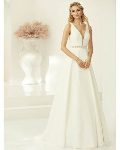 Robe de mariée en mousseline et dentelle, Ivoire